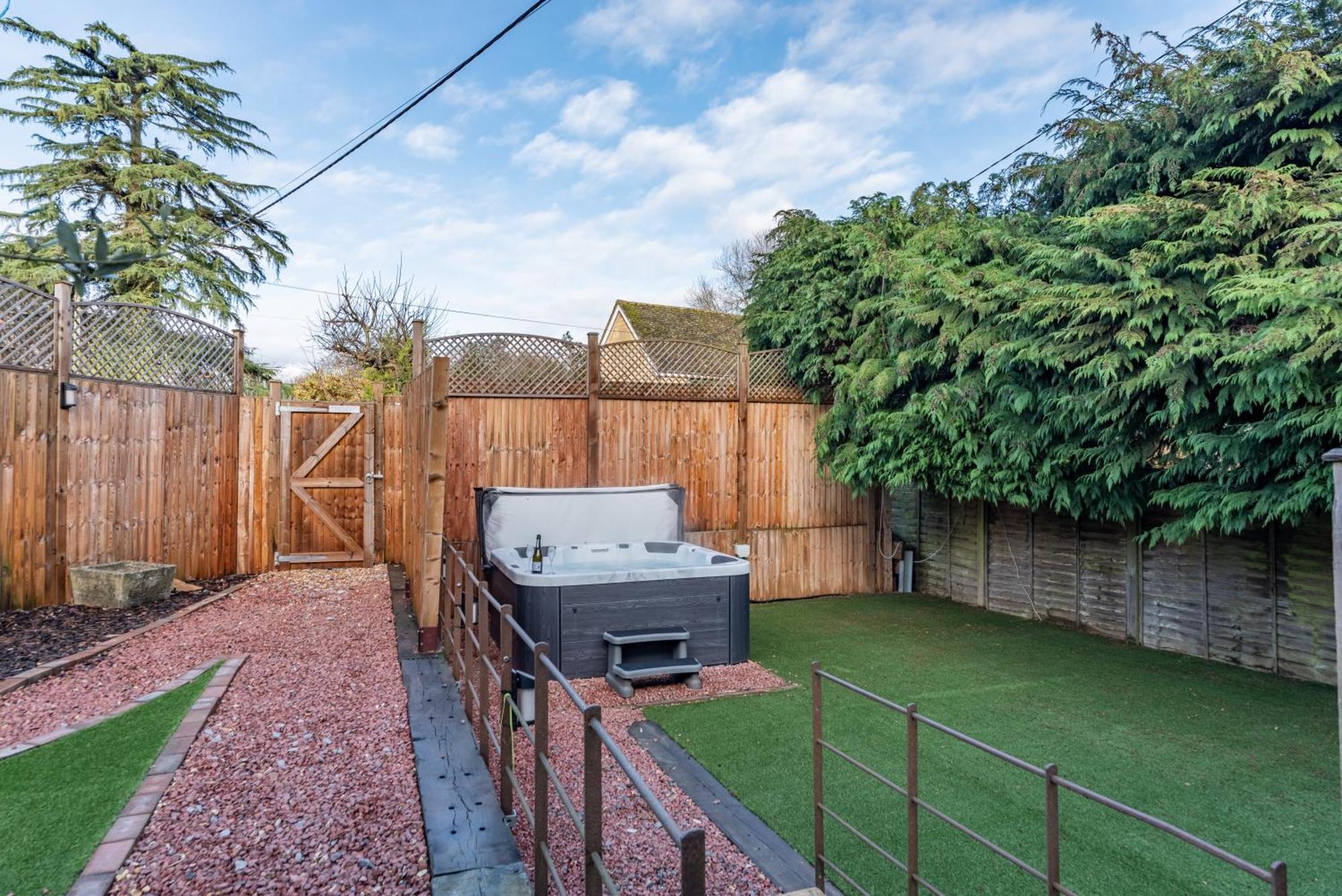 Cotswold Holiday Let With Hot Tub - The Old Garage Chipping Norton Buitenkant foto